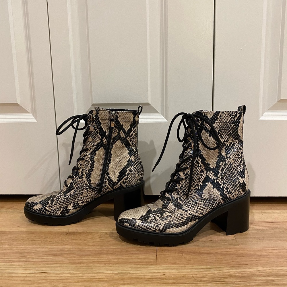 NEW Marc Fisher Snake Skin Heeled Combat Boots Size 9.5